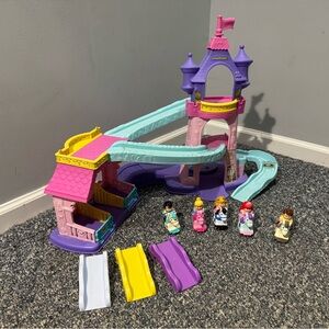 Little People Klip Klip Castle and accessories